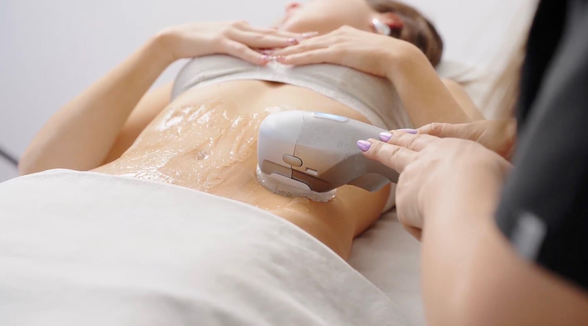 Tratamiento con aparatología en abdomen en VAIG Montevideo
