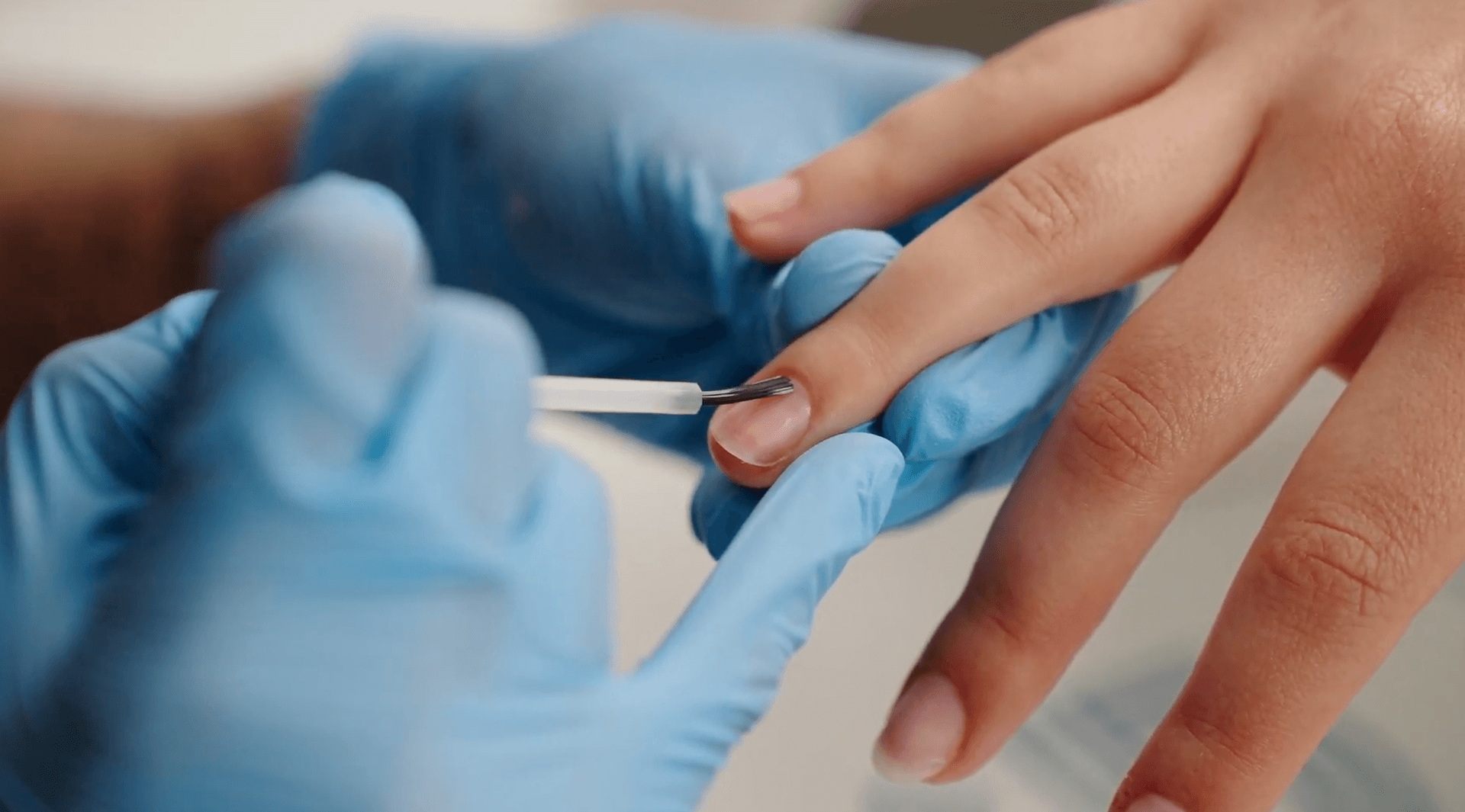 Kapping aplicado para fortalecer uñas